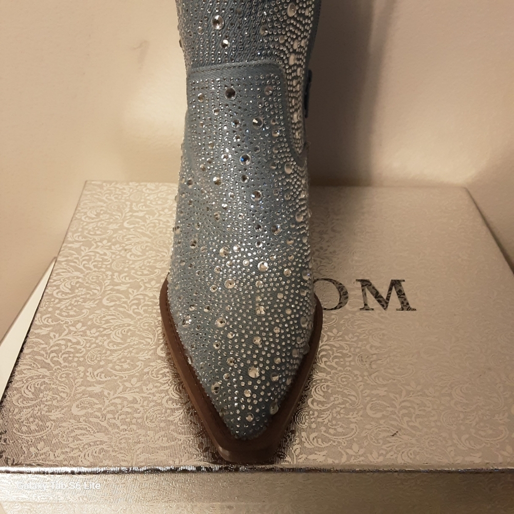Very G Sparkling Blue Ankle Boots Size 8. - Picture 10 of 10